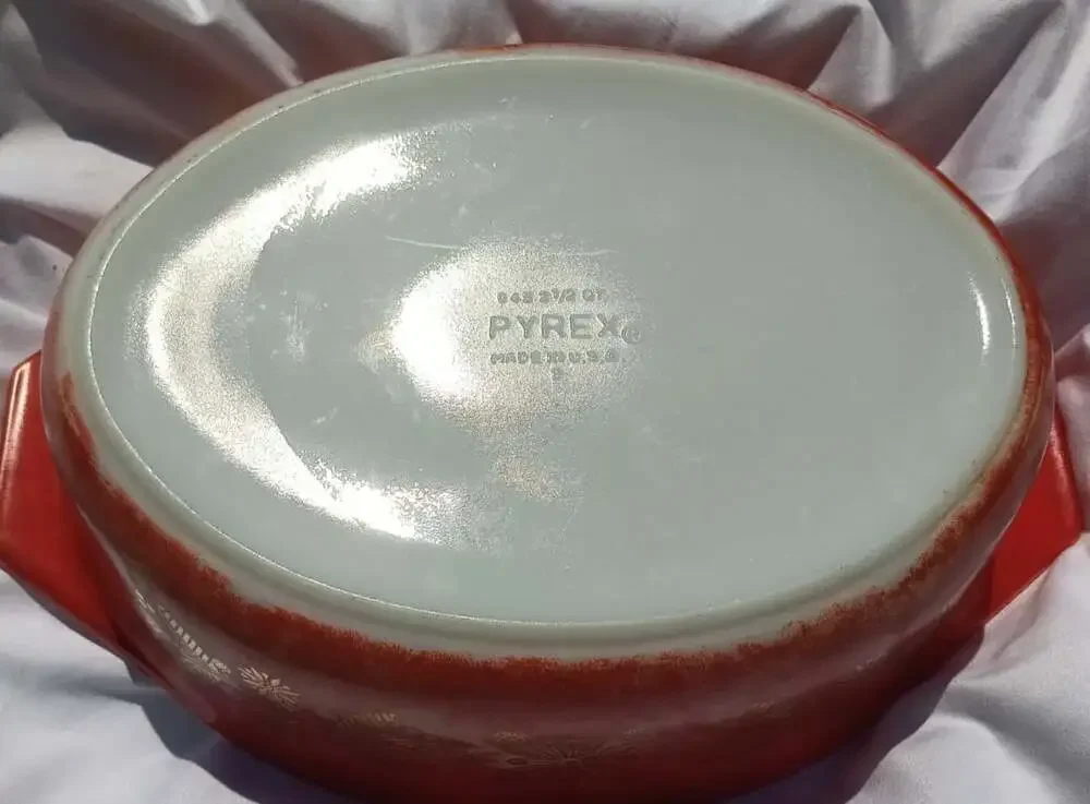 Pyrex vtg golden